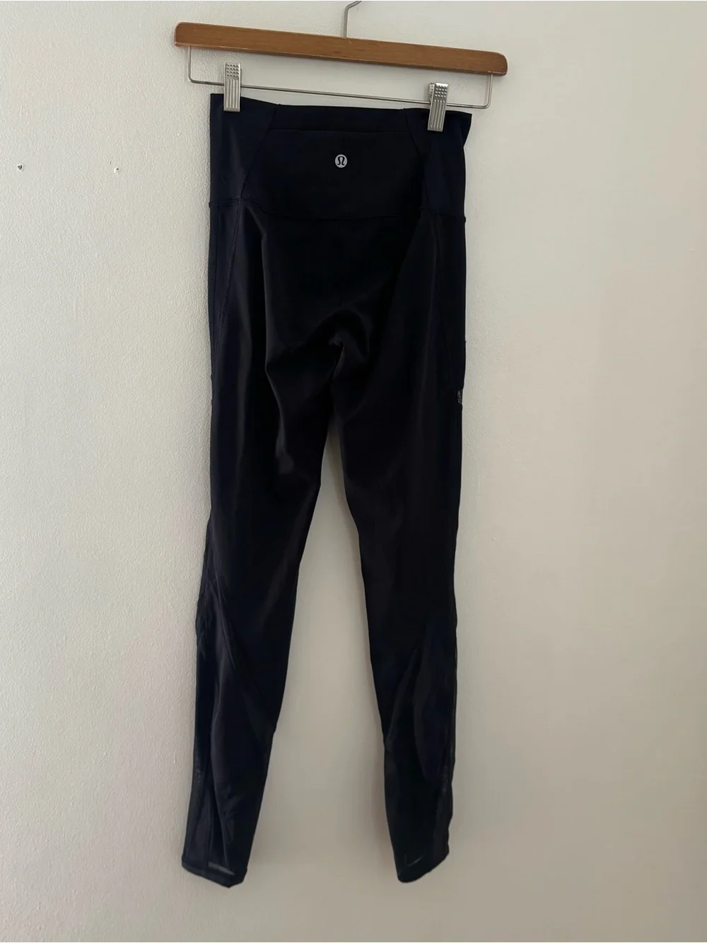 Lululemon Black Mesh Panel Leggings - Size 4
